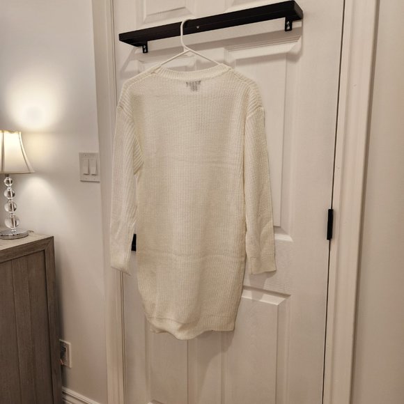 Women's Boohoo Basic Crew Neck White Sweater Dress - Picture 5 of 7